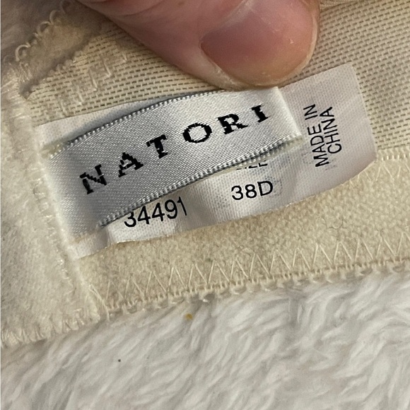 Natori Cream Lace Bra - Picture 5 of 5